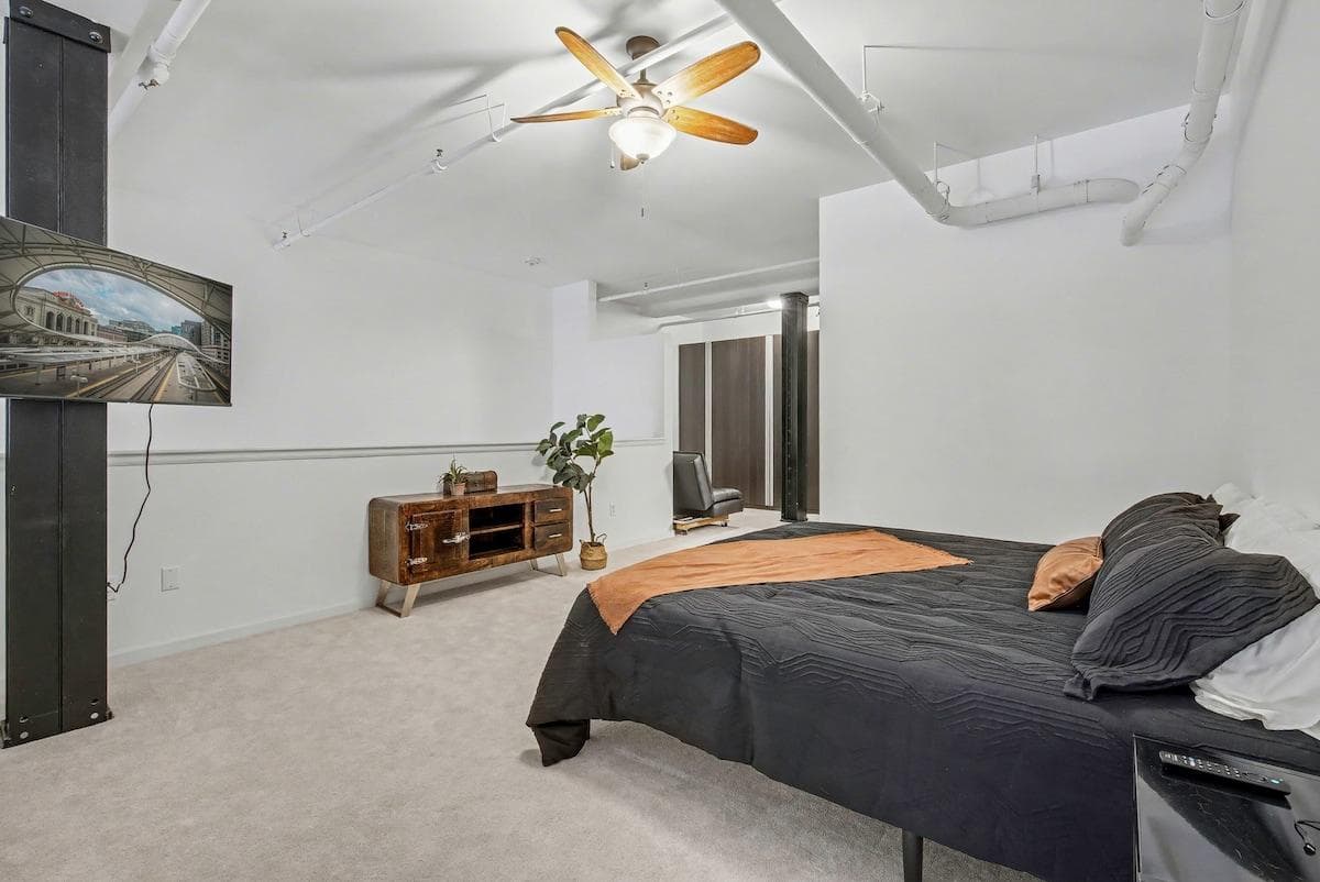 Spacious upstairs bedroom