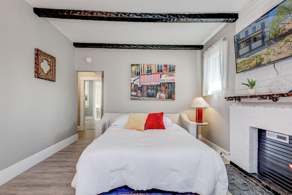 Queen-sized sleeper sofa in the living room